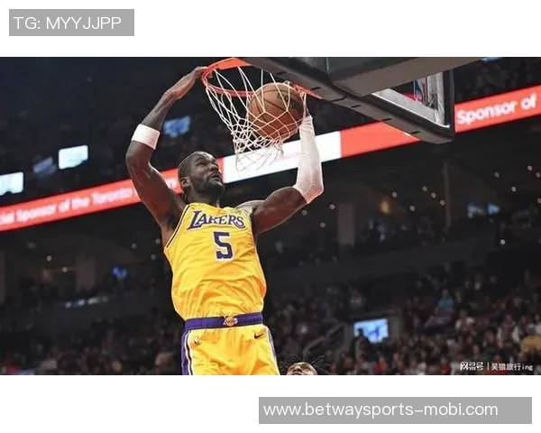 湖人次节遭遇惨败净负18分落后黄蜂9分詹姆斯仅得10分东契奇表现抢眼拿下19分